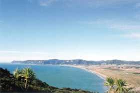The settlement of Te Araroa stands on the shore of the magnificent Kawakawa Bay